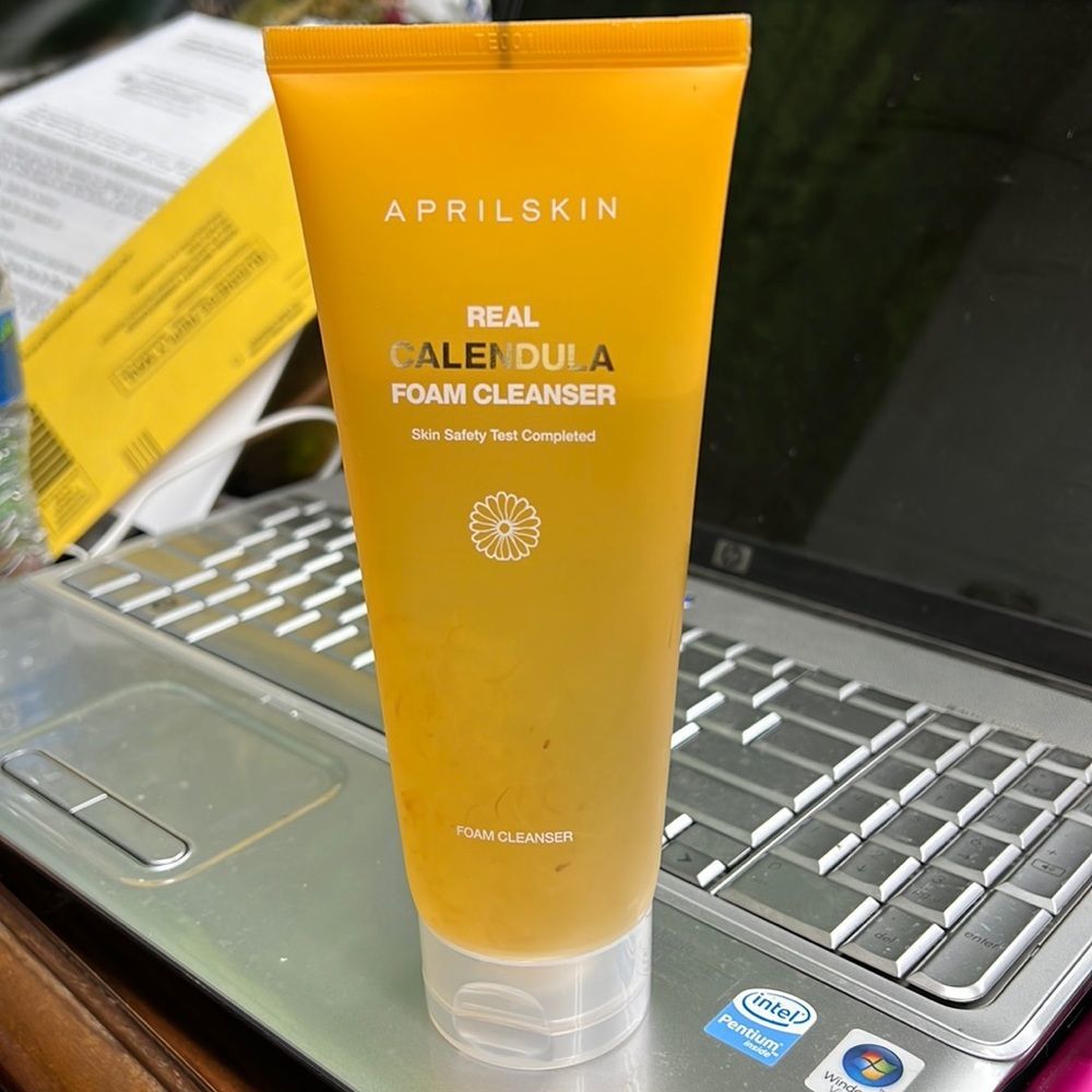 APRIL SKIN Calendula Foam Cleanser